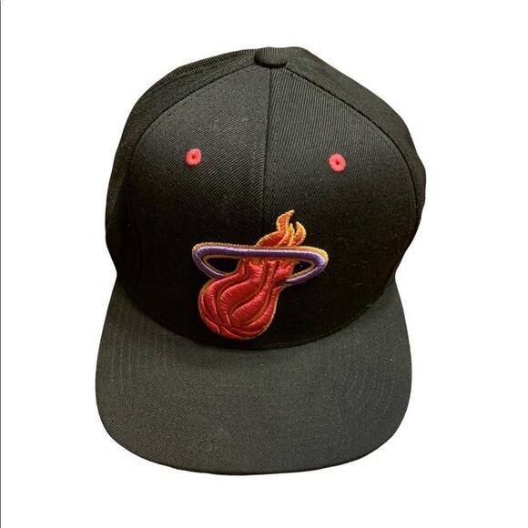 Miami heat basketball NBA snapback Mitchell & Ness highlighter pop hat! Like new - Picture 1 of 6